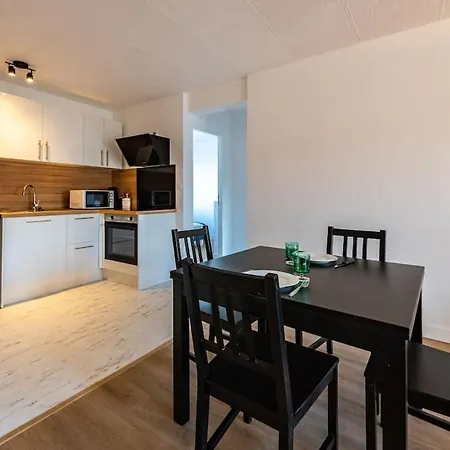 Le Rouge - Close To Bsb Apartment *
