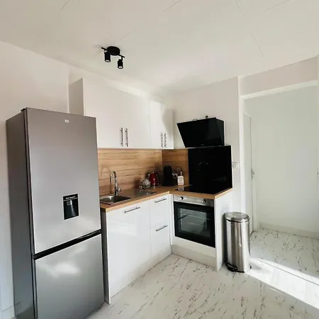 Le Rouge - Close To Bsb * Digione