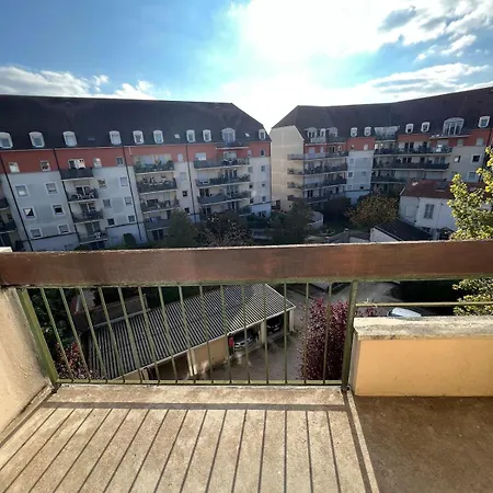 Le Rouge - Close To Bsb Apartment *