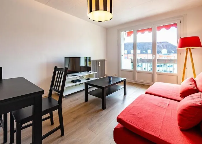 Le Rouge - Close To Bsb