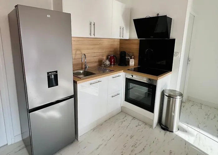 Daire Le Rouge - Close To Bsb *