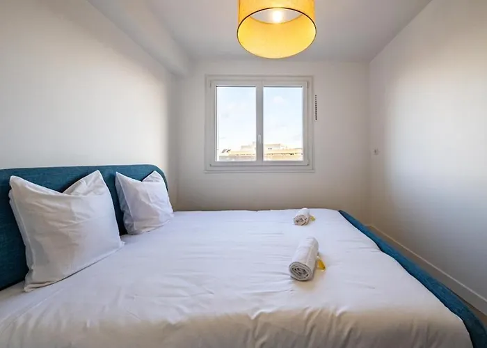 Daire Le Rouge - Close To Bsb *