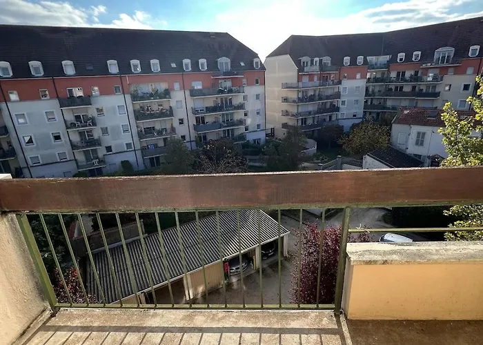 Le Rouge - Close To Bsb Daire *